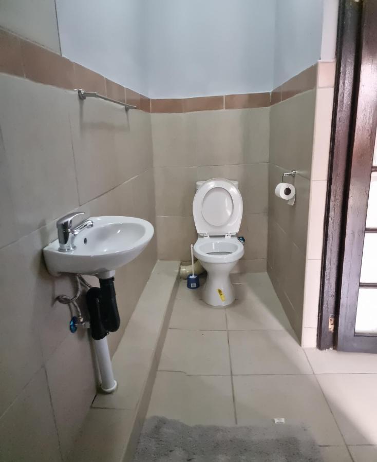 Stay At Home Airport Lodge Kempton Park Esterno foto
