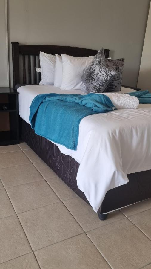 Stay At Home Airport Lodge Kempton Park Esterno foto