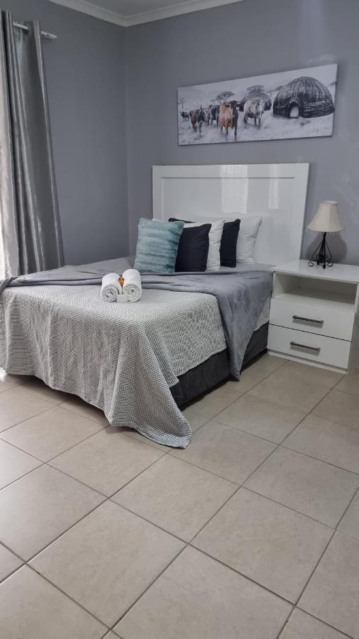 Stay At Home Airport Lodge Kempton Park Esterno foto